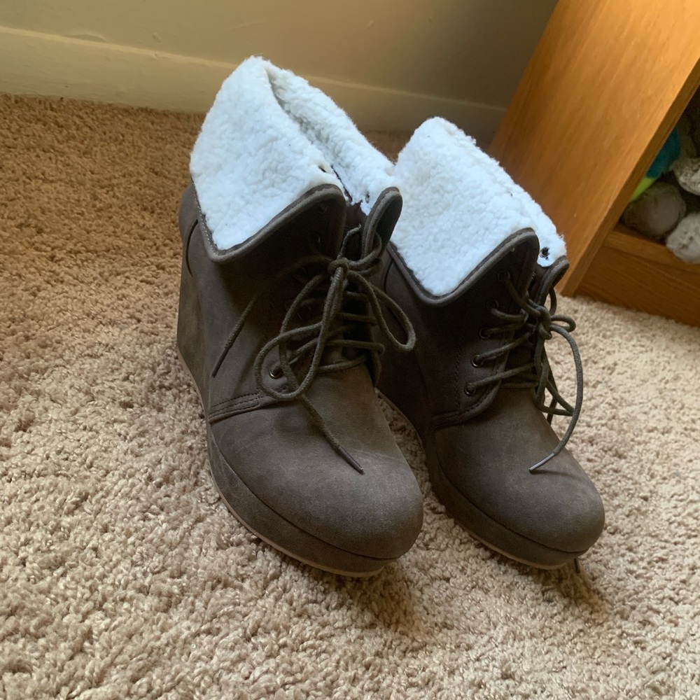 Wedge booties with fur